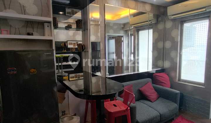 For rent. Puncak Permai Tower A, 7th floor, furnished.