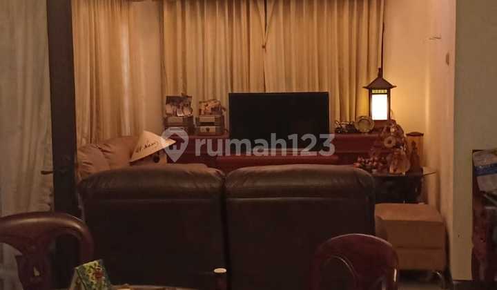 Rumah Hook 2 Lt Di Graha Family Surabaya Barat 2