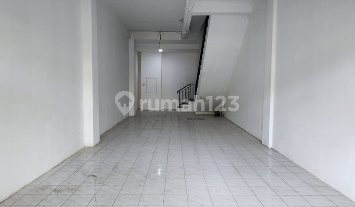 For Sale/Rent 3-Story Shop House In Villa Bukit Mas 2