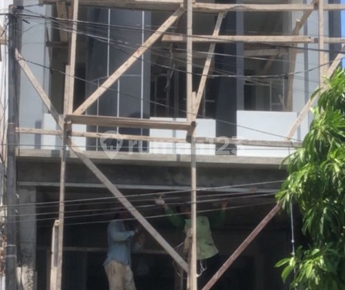 Ruko 2.5 Lantai Di Raya Manukan Tengah Ruko 2.5 Lantai Di Raya Manukan Tengah