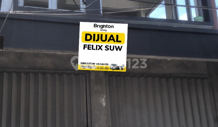 Ruko 2.5 Lantai Di Raya Manukan Tengah Ruko 2.5 Lantai Di Raya Manukan Tengah