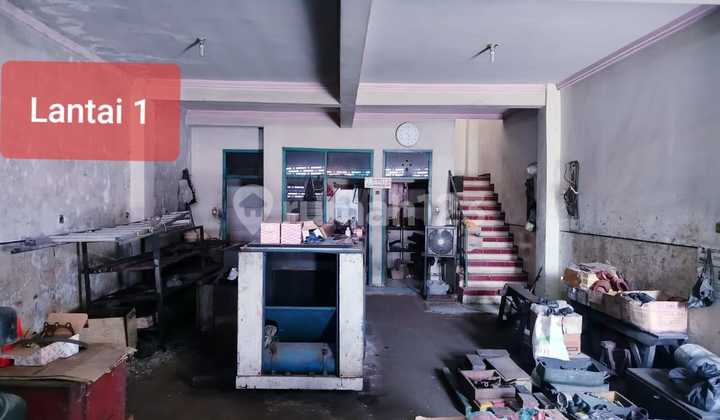 2.5-storey shop house in Bratang Gede, Central Surabaya 2