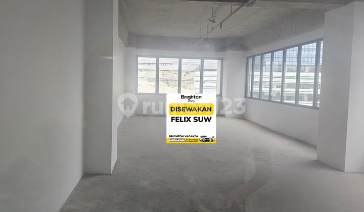 Spazio Office di Mayjen Jonosewojo Intiland Lt.6 - Surabaya Barat