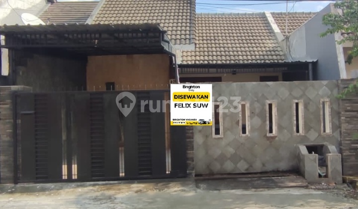 Rumah di Puri Gunung Anyar Regency