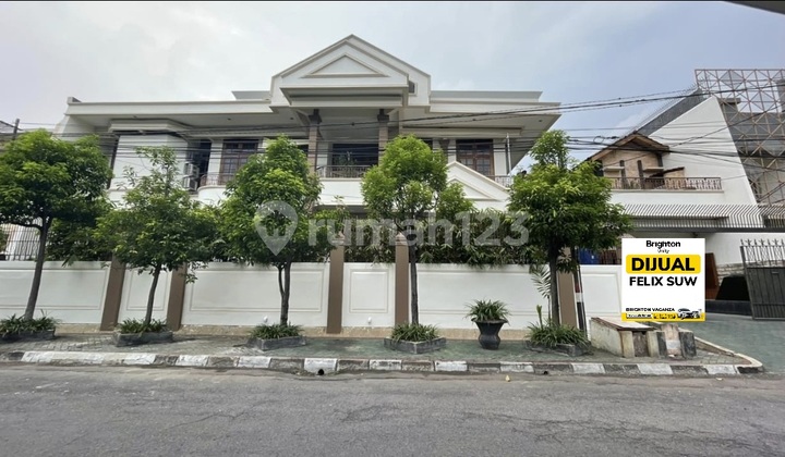 Luxurious 2-Story House in Nginden Intan