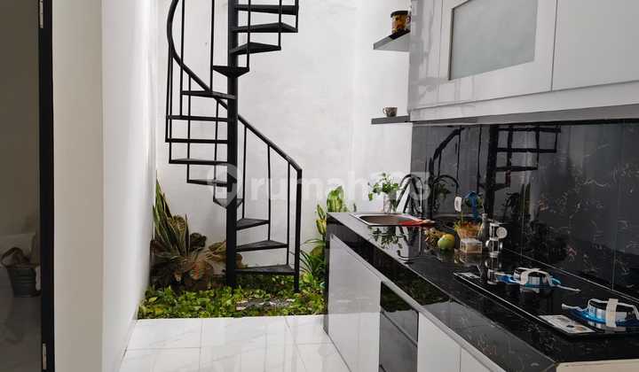 RUMAH BARU DI BANGUN RAPIH SIAP HUNI CANTIK DI GRIYA LOKA BSD DEKET PASMOD  2