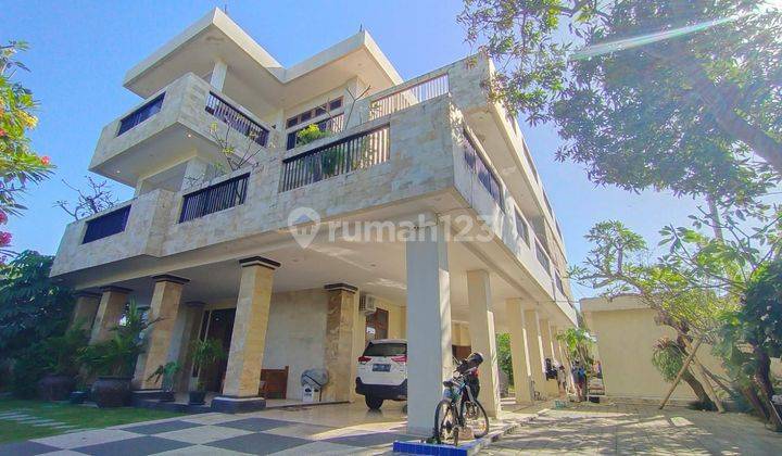 Luxury Beach House with Big Garden Close to Sanur 2