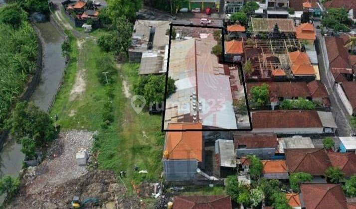 Bangunan Tempat Usaha dan Rumah Tinggal Pinggir Jalan Utama 1