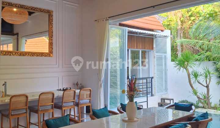 Under Market Price Stylish 4 Bedrooms Villa Bumbak Umalas