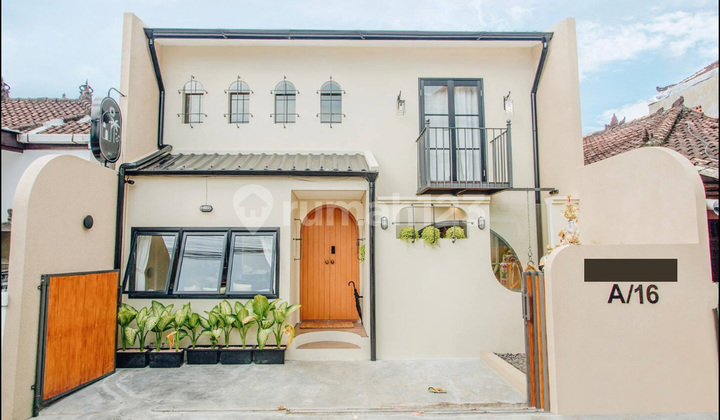 30 Years Leasehold Aesthetic House in Central Berawa Canggu