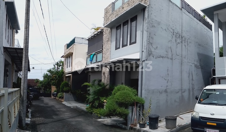 Rumah Dua Lantai View Laut Komplek Perumahan One Gate Kori Nuansa Jimbaran 2