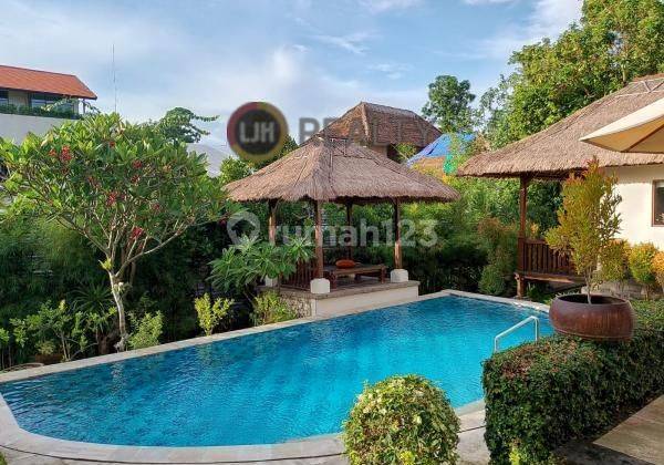 3 bedrooms villa for sale at Padang Linjong, Canggu, strategic location, only 5 minutes to Batu Mejan Beach 1