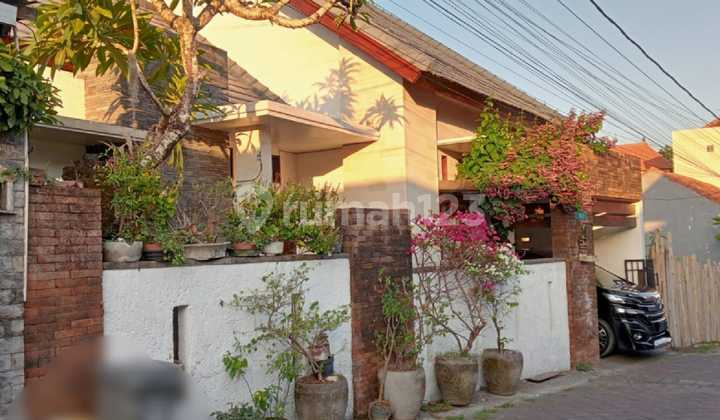 3 Bedrooms Minimalist Canggu House Fully Furnish