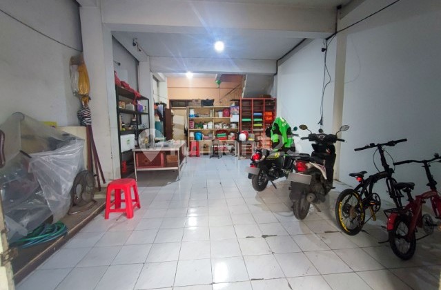 Affordable 3-Story Shop House Provincial Road Ubung Denpasar 2