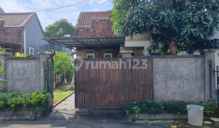 Rumah Komplek One Gate System Lingkungan Tenang Dekat Pantai Melasti Ungasan