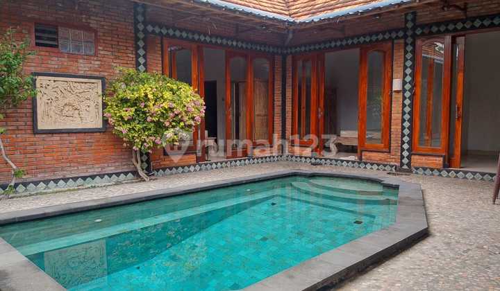 Natural Bali Style Villa In Bidadari Seminyak