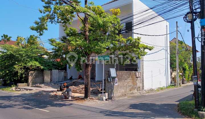 For Rent: 2 Units of New 2-Story Shophouses on Main Road Tukad Badung, Renon 2