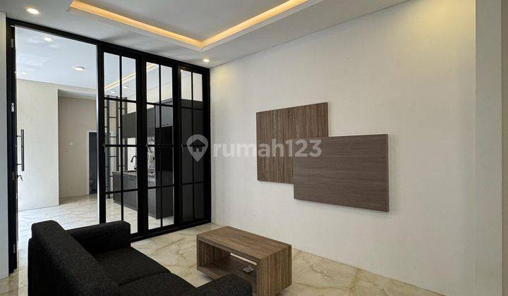 Rumah Modern 2 Lantai Semi Furnished Bp Wetan Gresik Kota 2