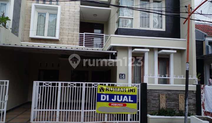 2-Story Luxury House in Manyar, GKB, Gresik