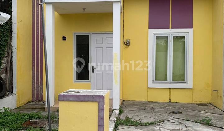 1-Story Semi-Furnished Grand Simphony House in Kebomas, Gresik 1