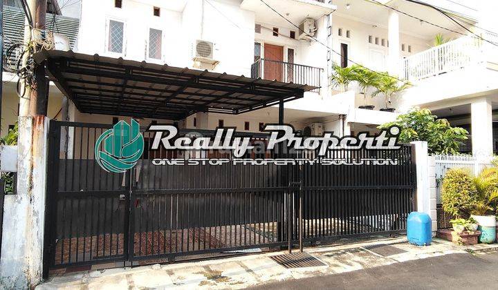 Disewakan Rumah Cluster 2 Lantai, Bebas Banjir, Ada AC di Jatibening Baru Pondok Gede Bekasi 1