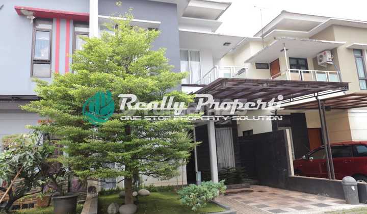 For Sale Comfortable Townhouse Ready to Live In with Backyard, Neat and Clean Condition in Dukuh, Kramat Jati, East Jakarta