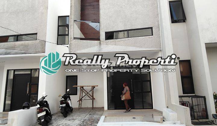Disewakan Rumah Cluster Model Japannies 3 Lantai di Jatibening Baru Pondok Gede Bekasi 1