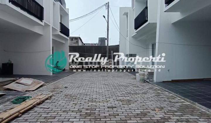Dijual Rumah Baru Minimalis Siap Huni di Jaticempaka, Pondok Gede, Bekasi 2