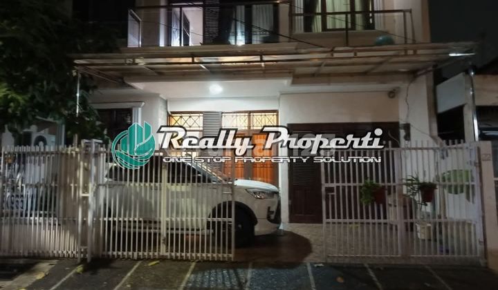 Disewakan Rumah 2 Lantai, Dekat Terminal Rawamangun, Furnished, Bebas Banjir Di Rawamangun, Jakarta Timur