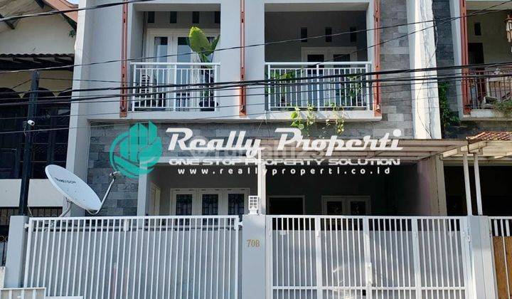 Disewakan Rumah Bagus 2 Lantai Semi Furnished Dalam Komplek di Jatibening Pondok Gede Bekasi 1