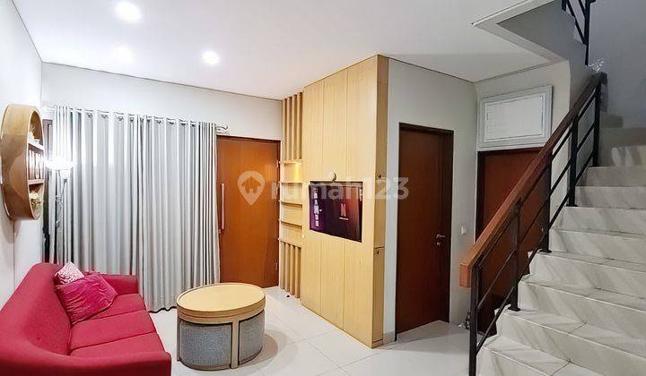 Disewakan Rumah Elite 2 Lantai, Semi Furnished, Modern Exclusive Elegan, di Premier Estate, Jatiwarna, Pondok Melati, Bekasi 2