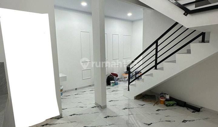 Rumah Cantik 3 Lantai di Tanjung Duren Jakarta Barat 1