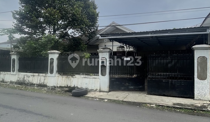 For Sale Old House Land Calculation in Cipete Near Antasari Flyover. For Sale Old House Land Calculation in Cipete Near Antasari Flyover.