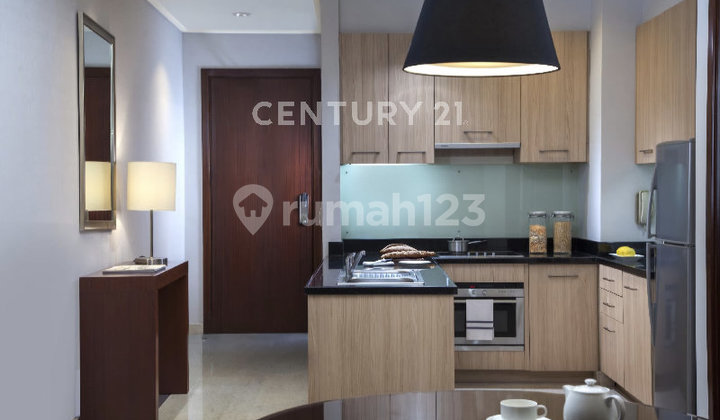 1 BR Full Service Apartemen di Sudirman Selangkah ke MRT 2
