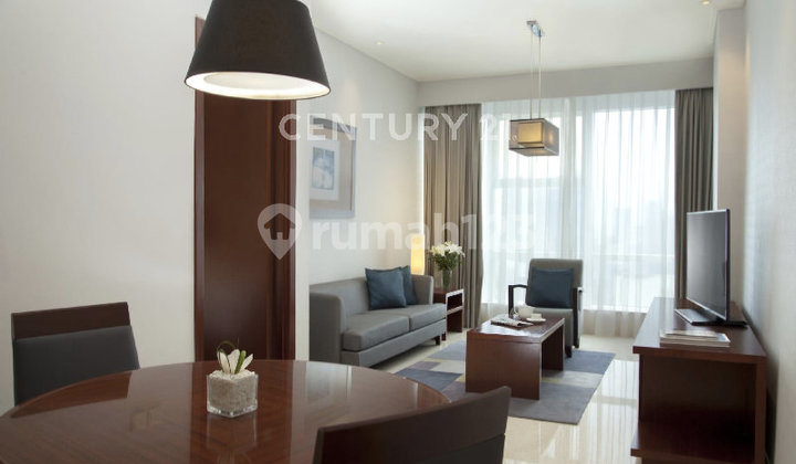 1 BR Full Service Apartemen di Sudirman Selangkah ke MRT 1