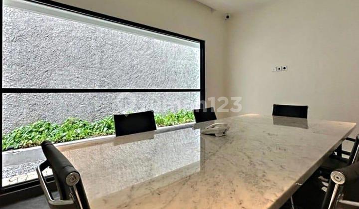 FOR RENT COMMERCIAL BUILDING IN PAKUBUWONO SOUTH JAKARTA