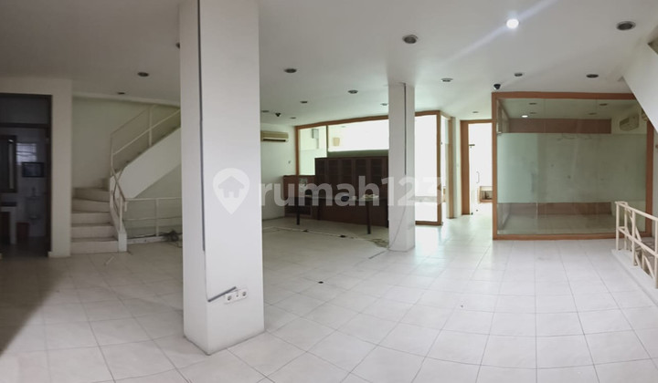 Strategic House in Permata Hijau, South Jakarta