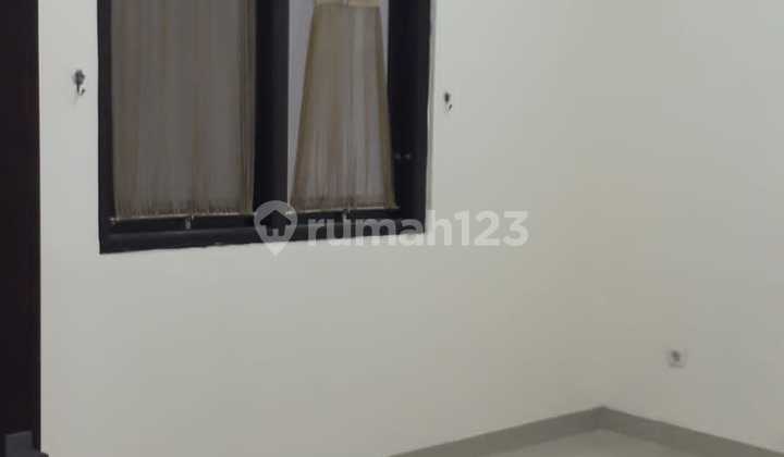 Rumah Tengah Kota  Cepat 13