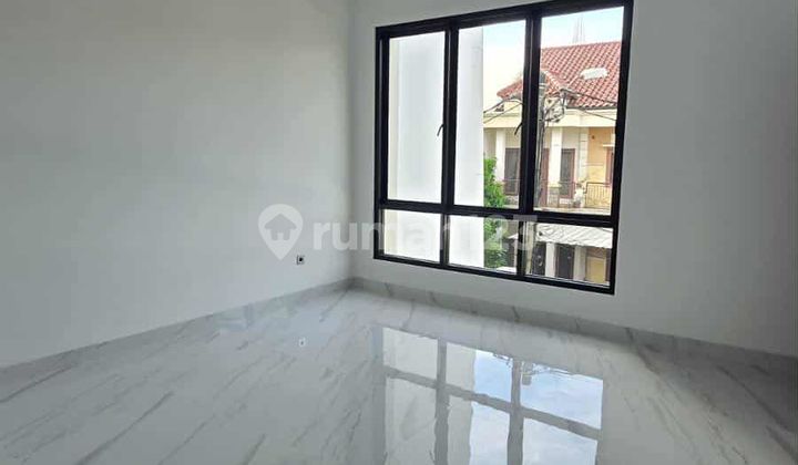 Rumah Bagus Villa Meruya, Jakarta Barat