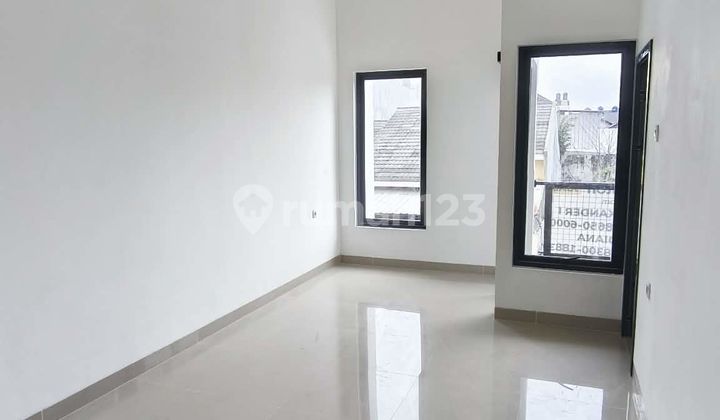 New Flood-Free House for Sale in DKI Meruya Selatan, West Jakarta 2