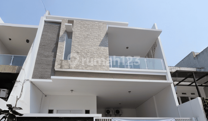 House, 2 Floors, SHM, in Pluit House, 2 Floors, SHM, in Pluit