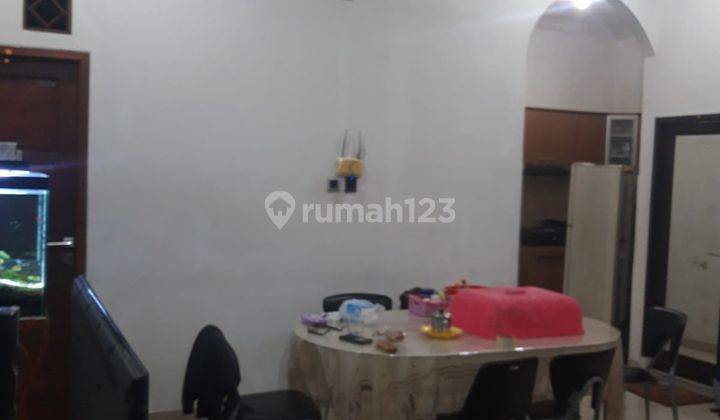 Rumah 2 Lantai Sudah Renovasi di Meruya Ilir, Jakarta Barat 2