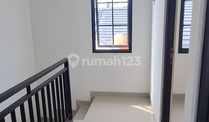 Rumah 2 Lantai New Siap Huni Harga Murah 2