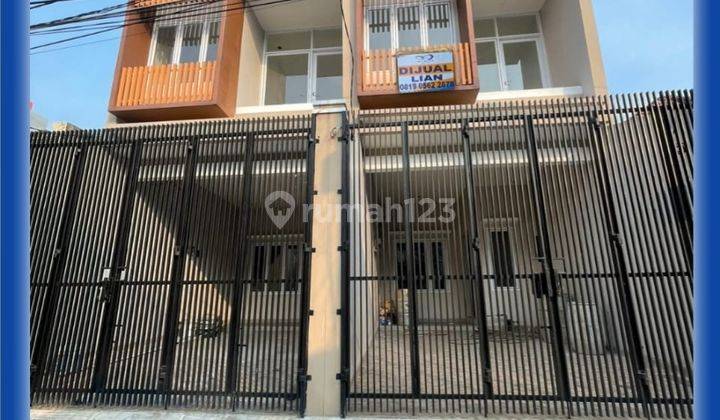 Rumah 3 Lantai Sudah Renovasi di Tomang, Jakarta Barat 1