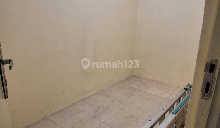 Rumah 2 Lantai Sudah Renovasi di Bojong Indah, Jakarta Barat 2