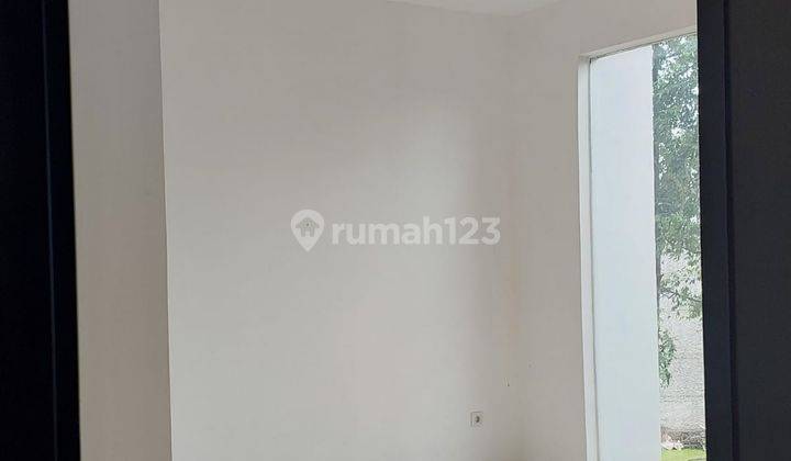 Rumah 3 Lantai Bagus di Citra 8, Jakarta Barat 2