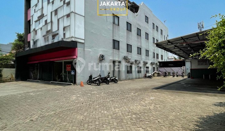 Mangga Besar 4-Story Hotel for Sale Cheap Below Market Value, Still Operating