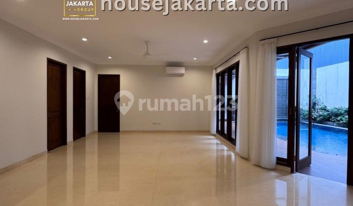 Newly Renovated 2-Story House with Private Pool & Garden in an Exclusive Complex 2