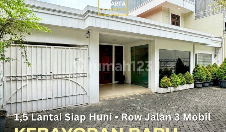 New Kebayoran House, 1.5 Floors, Row, Wide Road, 3 Cars Wide New Kebayoran House, 1.5 Floors, Row, Wide Road, 3 Cars Wide