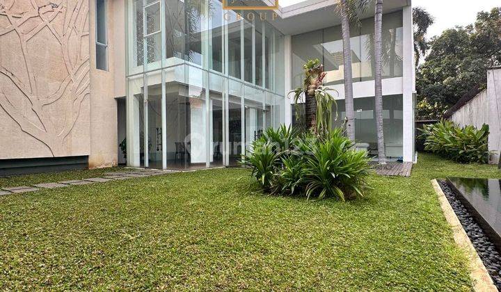 Rumah Mewah Bergaya Modern Tropical Karya Andra Matin, Menteng 1